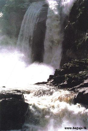 Cascada del Pozo de los Humos. Pincha aqu� para ver otra foto m�s detallada.